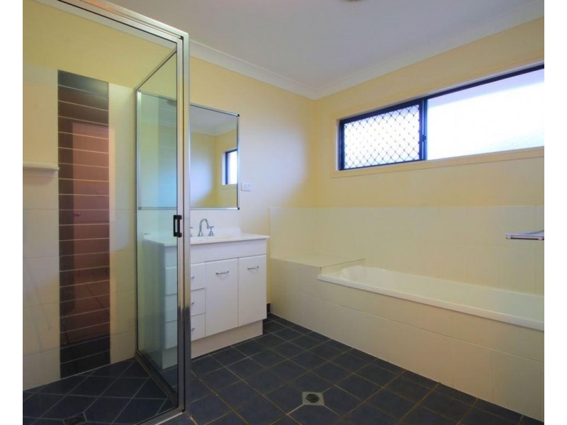 7 Genesta Court, Bushland Beach QLD 4818