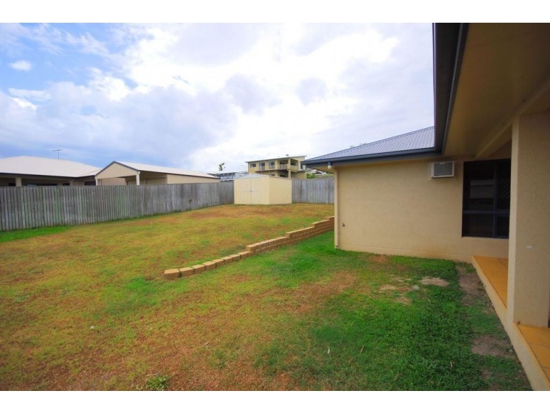 7 Genesta Court, Bushland Beach QLD 4818