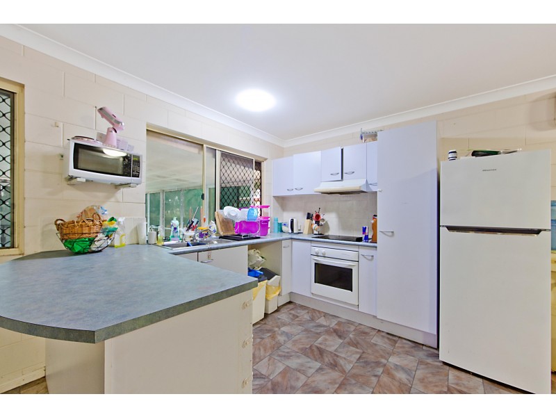 16 Luke Court, Bushland Beach QLD 4818