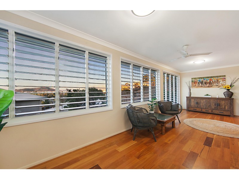 27 Tableland Terrace, Mount Louisa QLD 4814