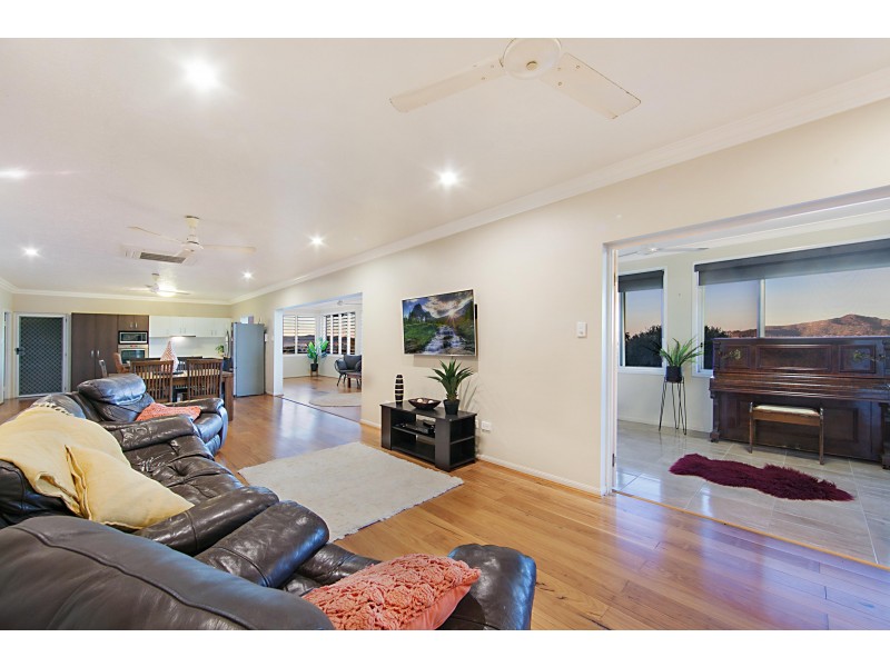 27 Tableland Terrace, Mount Louisa QLD 4814