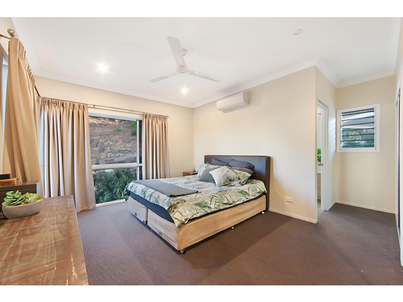 27 Tableland Terrace, Mount Louisa QLD 4814
