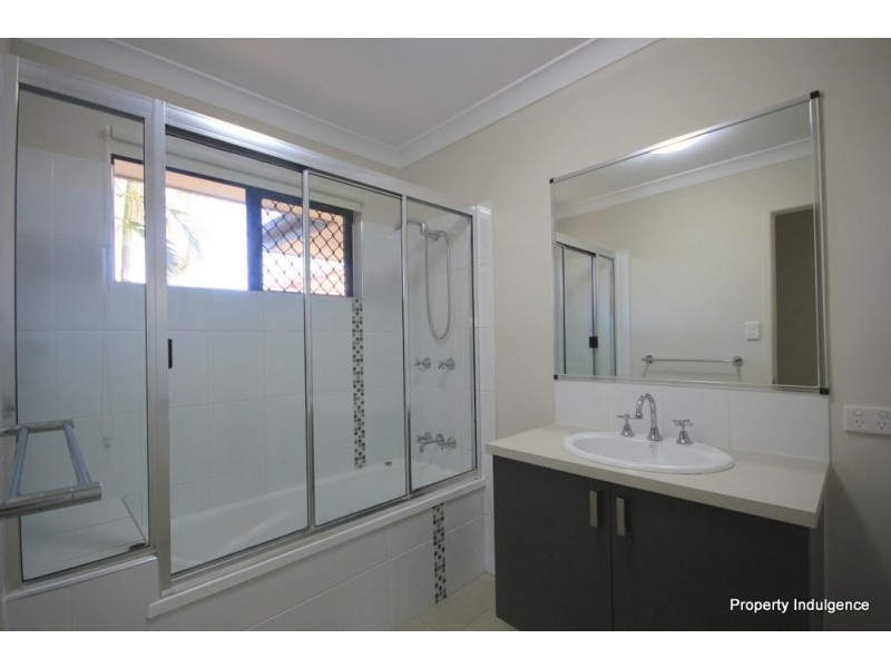 14 Bellamy Street, Rasmussen QLD 4815