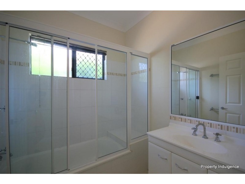 101 Shutehaven Circuit, Bushland Beach QLD 4818