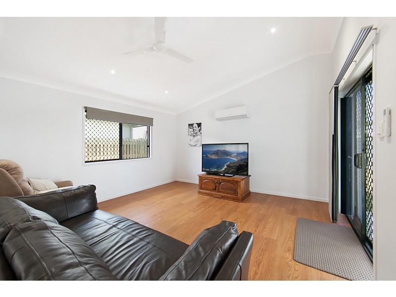 8 Velasco Street, Burdell QLD 4818
