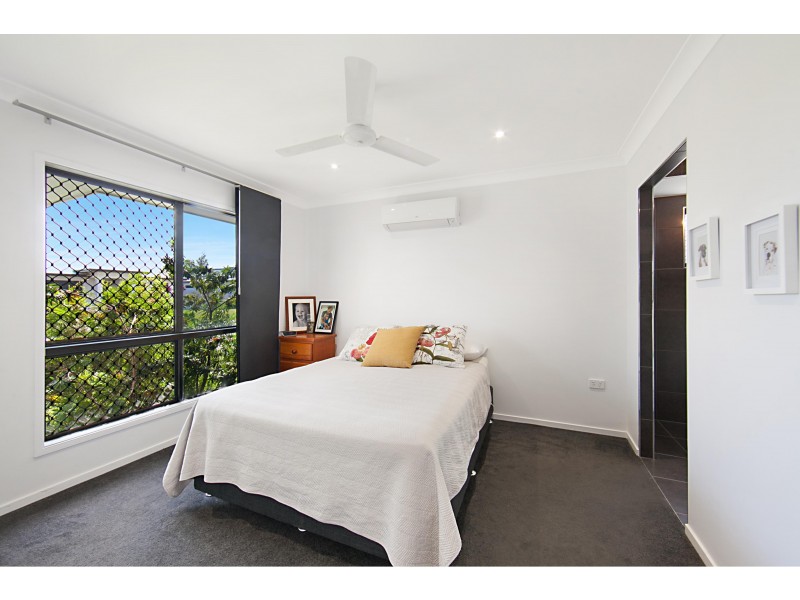 8 Velasco Street, Burdell QLD 4818