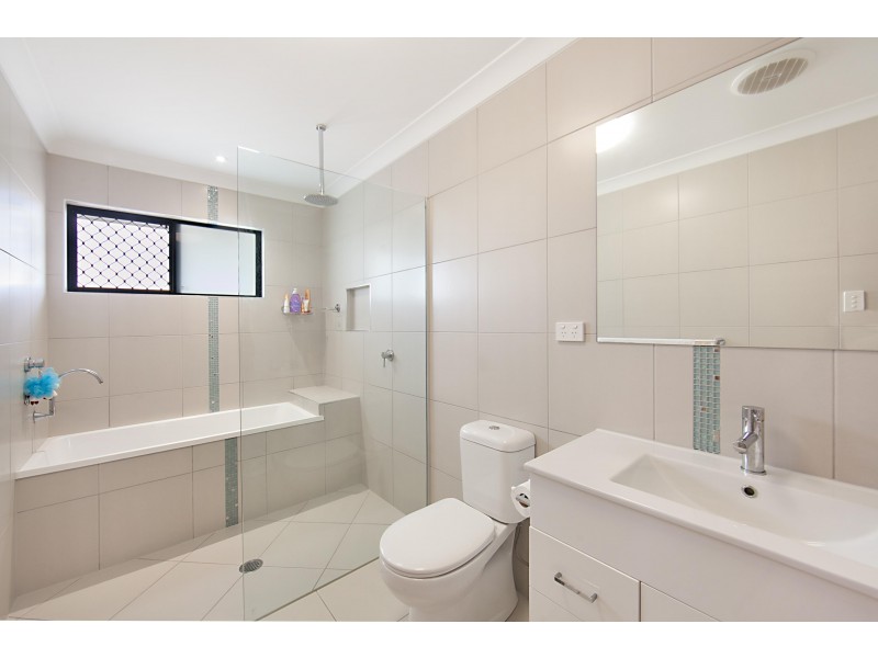 8 Velasco Street, Burdell QLD 4818