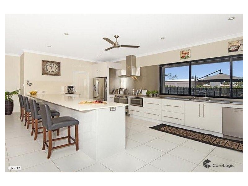 7 Irvinebank Road, Mount Low QLD 4818