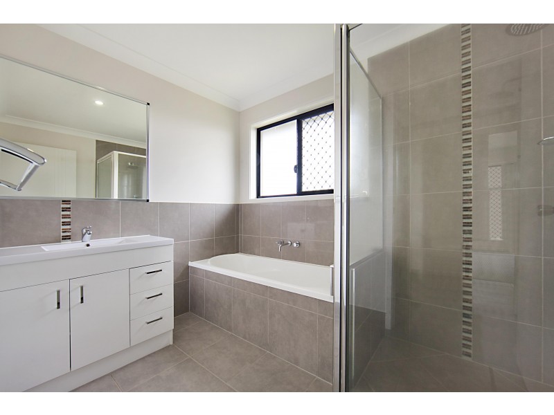 15  Barklya Street, Mount Low QLD 4818