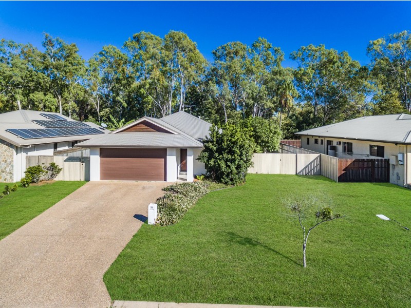 35 Eshelby Street, Bushland Beach QLD 4818