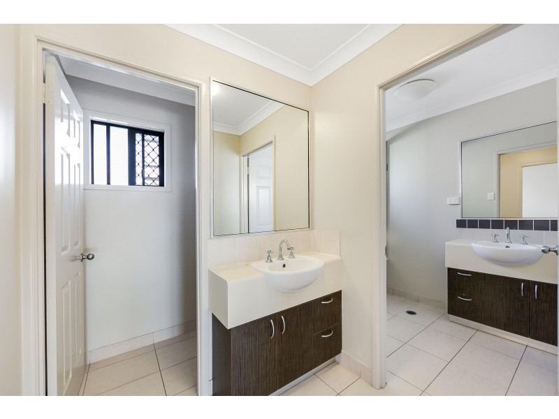 35 Eshelby Street, Bushland Beach QLD 4818