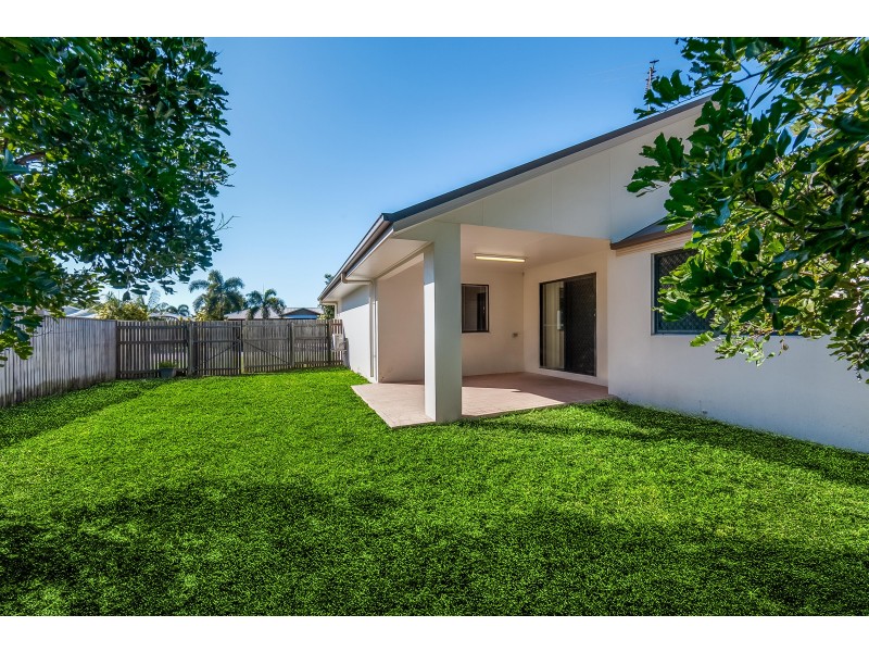 35 Eshelby Street, Bushland Beach QLD 4818