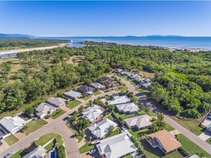 35 Eshelby Street, Bushland Beach QLD 4818