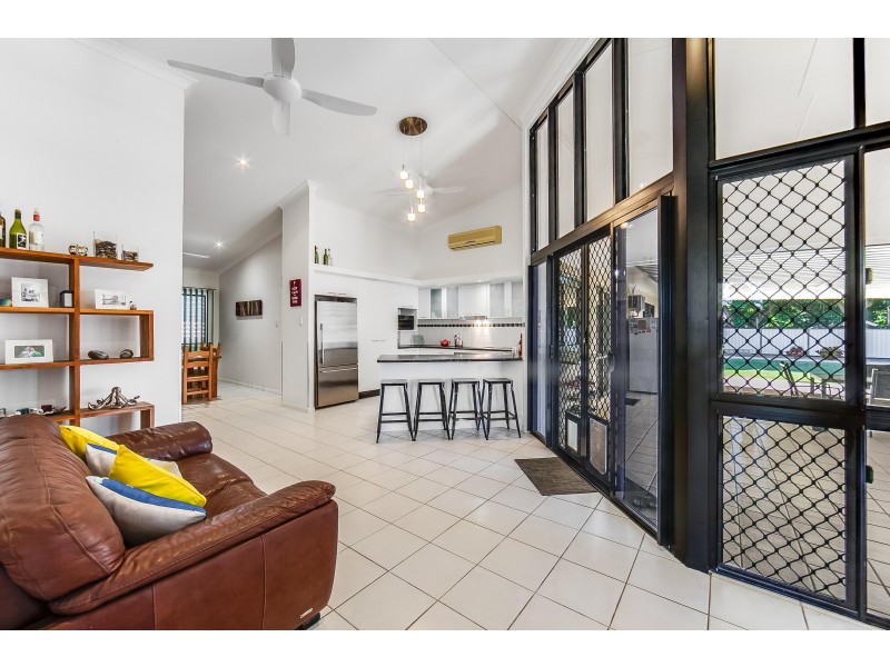 5 Violet Crescent, Rasmussen QLD 4815