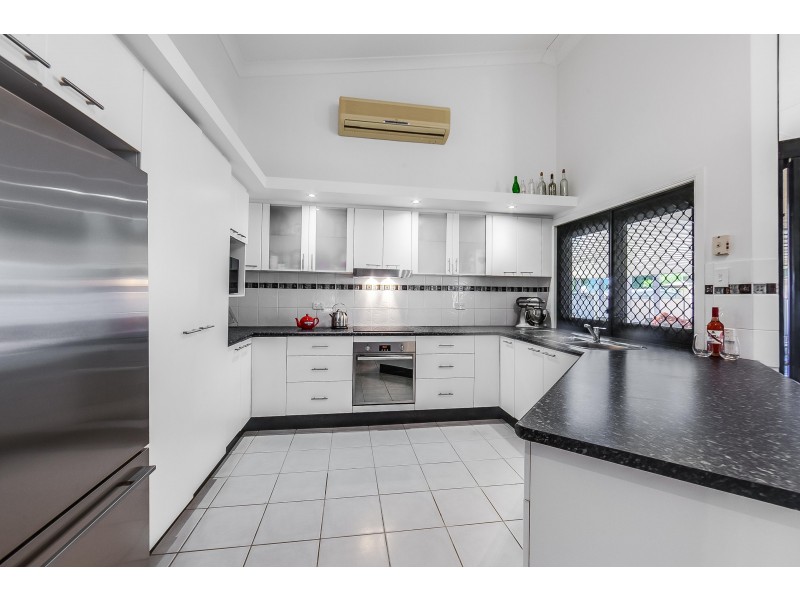 5 Violet Crescent, Rasmussen QLD 4815