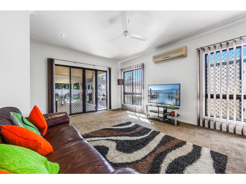 5 Violet Crescent, Rasmussen QLD 4815