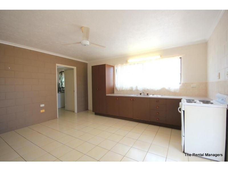 2/2 Saltbush Boulevard, Rasmussen QLD 4815