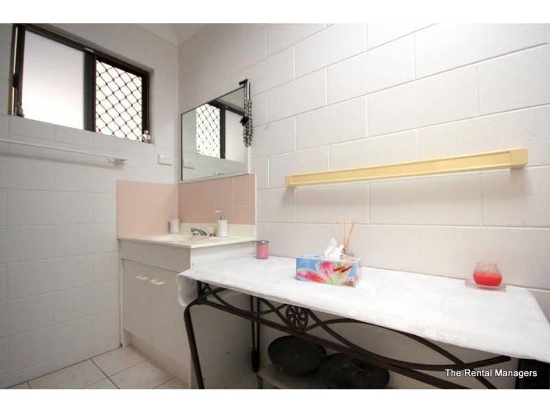 2/68 Robertson Street, Railway Estate QLD 4810