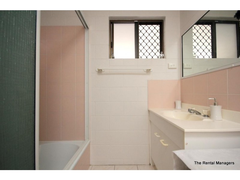 2/68 Robertson Street, Railway Estate QLD 4810