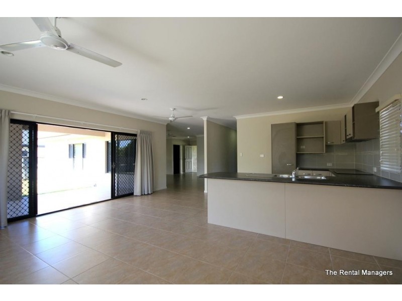 2 Chloe Court, Mount Louisa QLD 4814