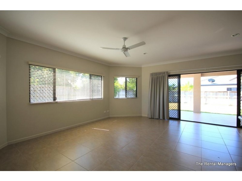 2 Chloe Court, Mount Louisa QLD 4814