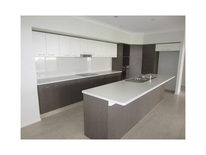 17 Baird Court, Bushland Beach QLD 4818