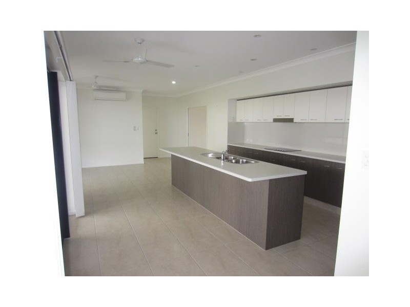 17 Baird Court, Bushland Beach QLD 4818