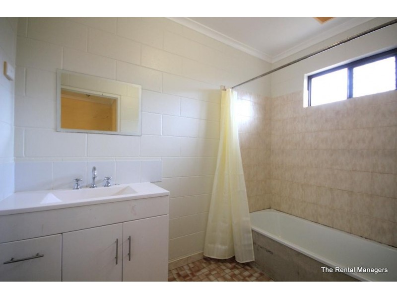 1/2 Saltbush Boulevard, Rasmussen QLD 4815