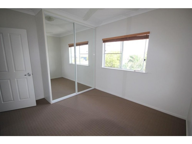 18/12-14  Martinez Avenue, West End QLD 4810