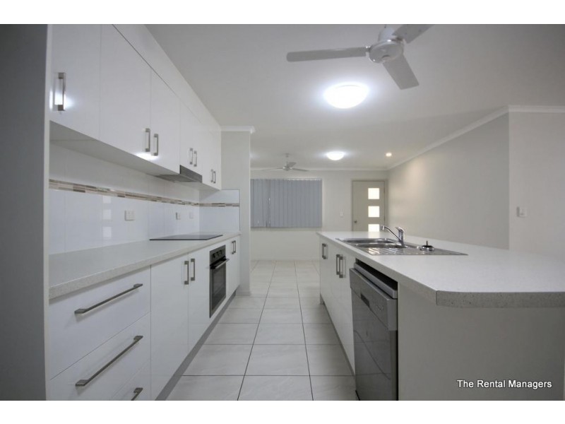 2  Golf Links Drive, Kirwan QLD 4817