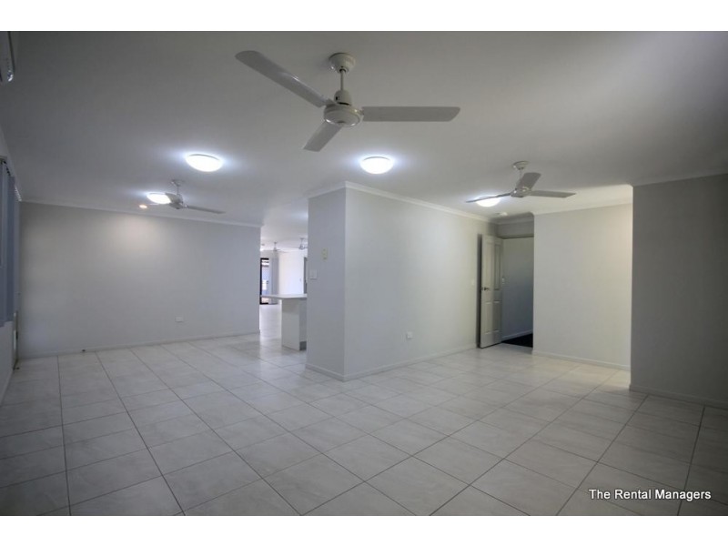 2  Golf Links Drive, Kirwan QLD 4817