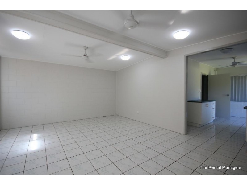 2  Golf Links Drive, Kirwan QLD 4817