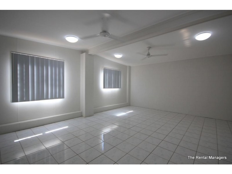 2  Golf Links Drive, Kirwan QLD 4817