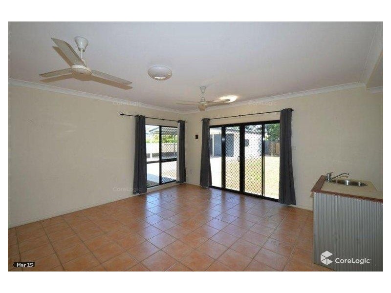 15 Jamaica Crescent, Bushland Beach QLD 4818