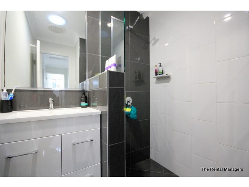 2/17 Dorney Street, Oonoonba QLD 4811