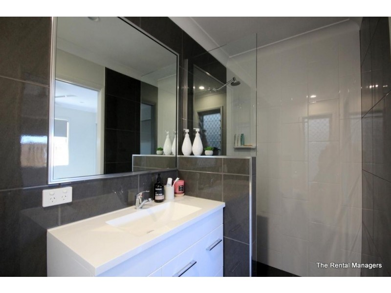 2/17 Dorney Street, Oonoonba QLD 4811