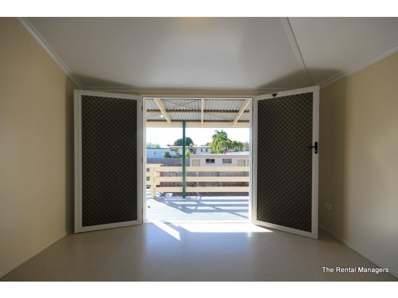 1/33 Bundock Steet, Belgian Gardens QLD 4810