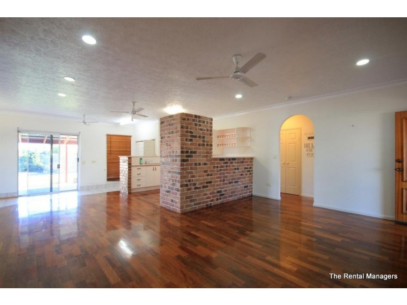 9 Avon Avenue, Kirwan QLD 4817