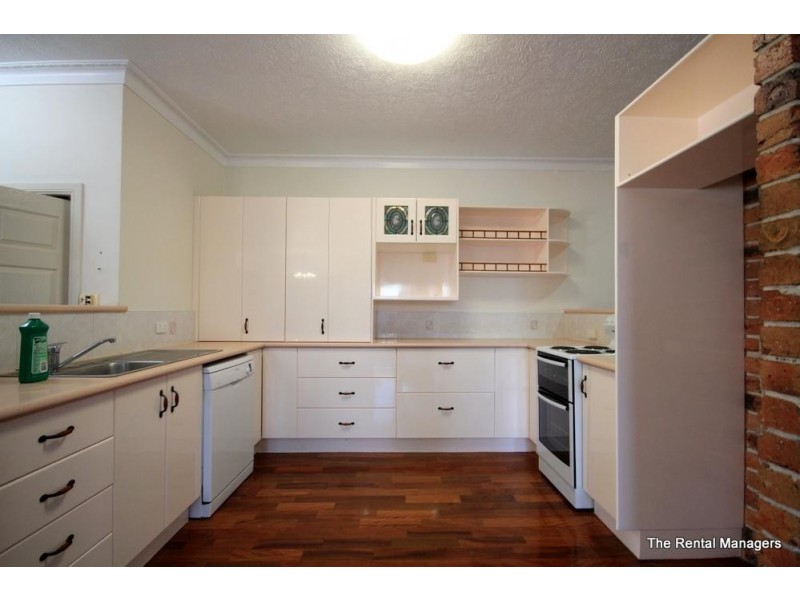 9 Avon Avenue, Kirwan QLD 4817