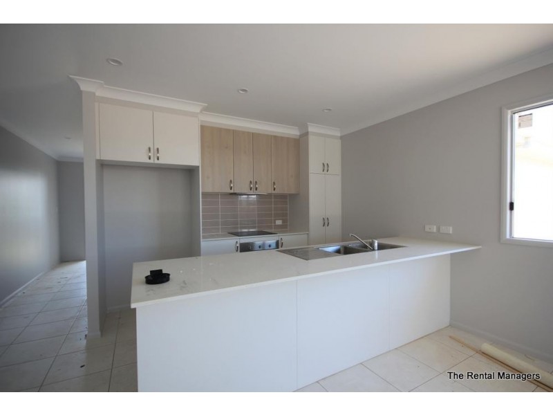 7 Leggett Crescent, Oonoonba QLD 4811