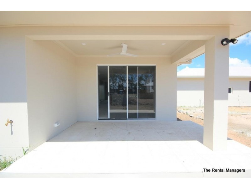 7 Leggett Crescent, Oonoonba QLD 4811