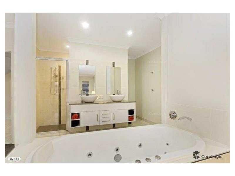 5 Gundabluey Crescent, Mount Low QLD 4818