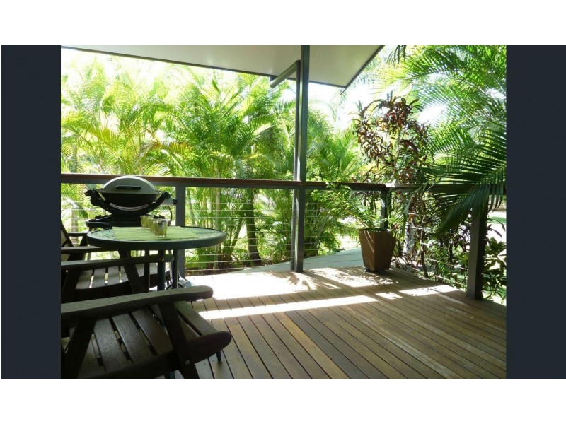 20 Yates Street, Nelly Bay QLD 4819