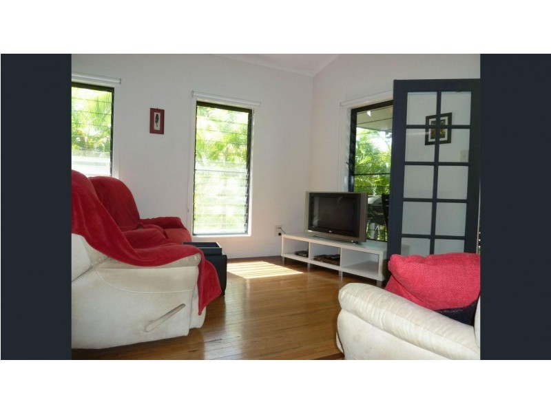 20 Yates Street, Nelly Bay QLD 4819