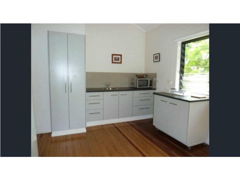 20 Yates Street, Nelly Bay QLD 4819