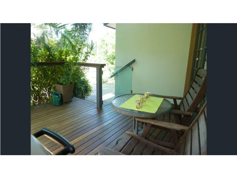 20 Yates Street, Nelly Bay QLD 4819