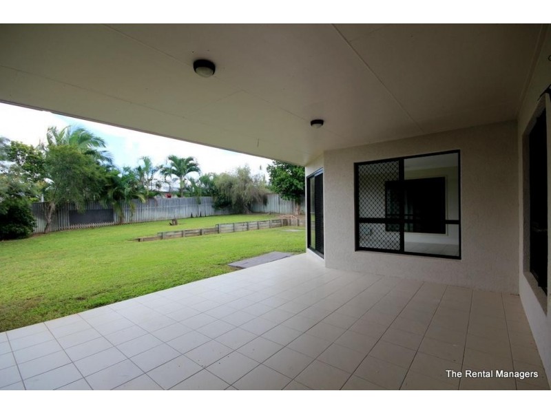 5 Genesta Court, Bushland Beach QLD 4818