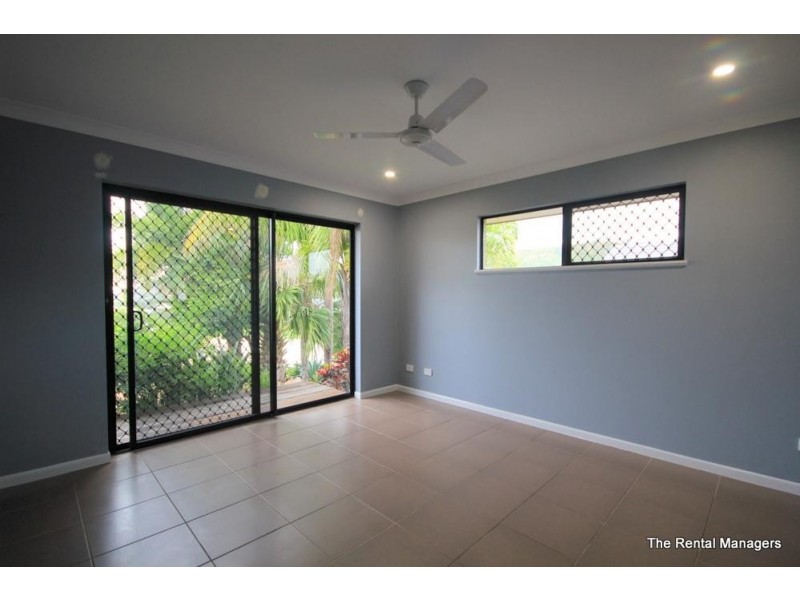 31 Lockyer Placce, Mount Louisa QLD 4814