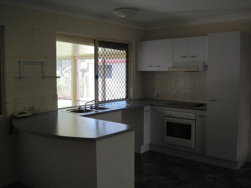 16 Luke Crescent, Bushland Beach QLD 4818