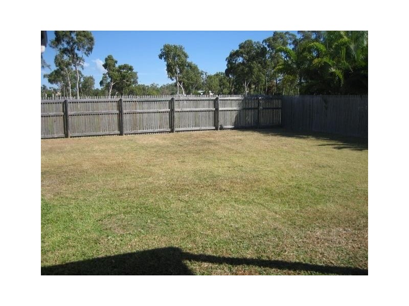 13 Gernika Court, Bushland Beach QLD 4818